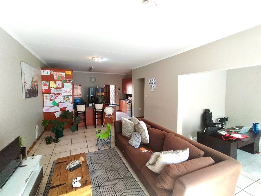 3 Bedroom Property for Sale in Langenhovenpark Free State